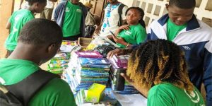 Distribution de kits scolaires par l’AEMPO-UK, KPINDI (septembre 2022)