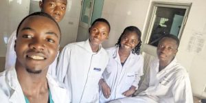 Etudiants de la FSS-UK en stage hospitalier-2